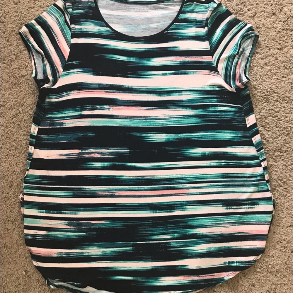 Apt 9 t-shirt size XL